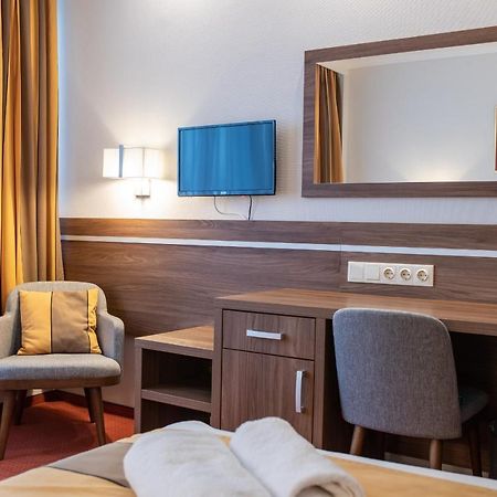 Hotel Arpad Tatabánya Extérieur photo
