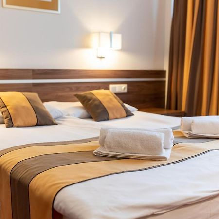 Hotel Arpad Tatabánya Extérieur photo