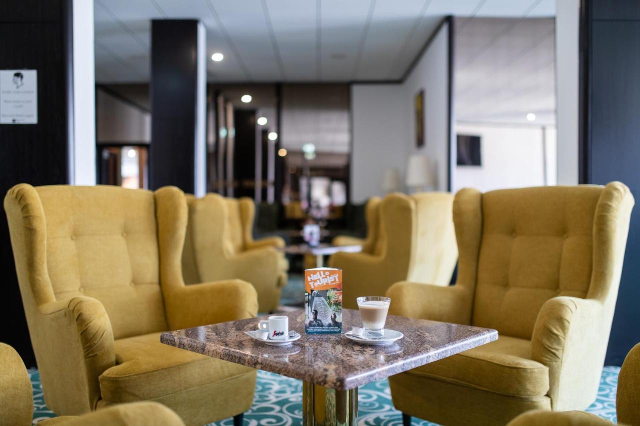 Hotel Arpad Tatabánya Extérieur photo
