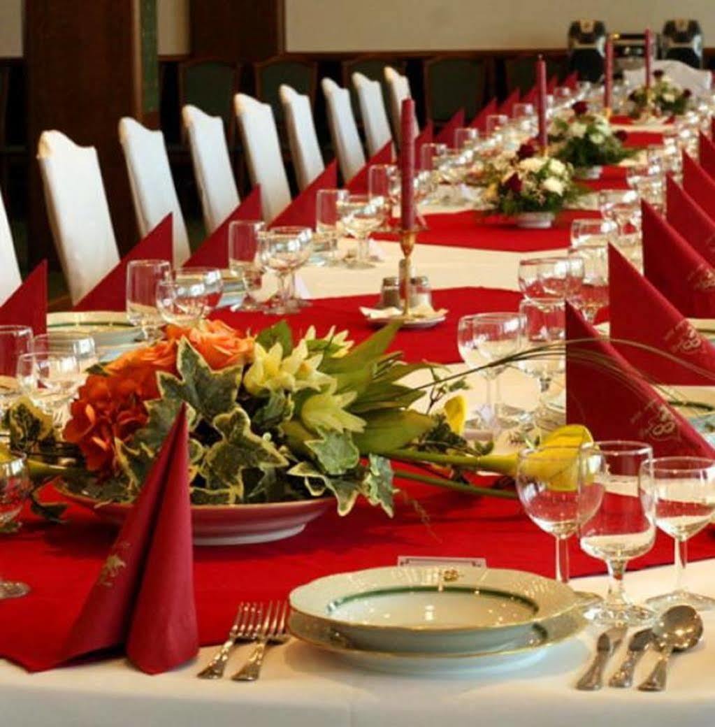Hotel Arpad Tatabánya Extérieur photo